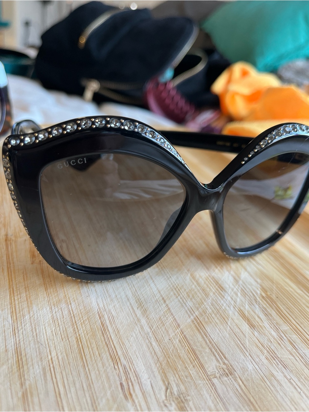 Gucci Black Women's Cat-Eye Sunglasses with Gold Logo - Picture 3 of 5